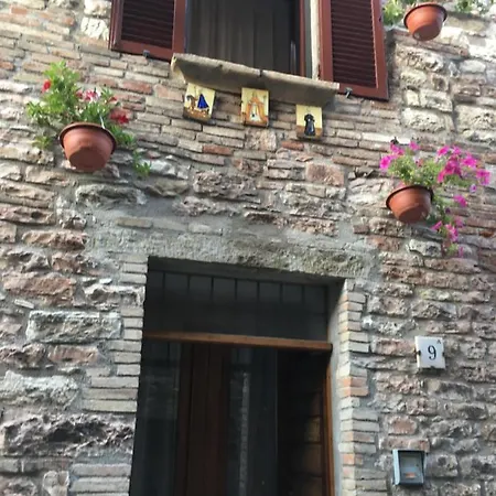 Mirella Gubbio